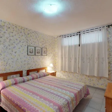 Los Cristianos Valdes Center 5 *