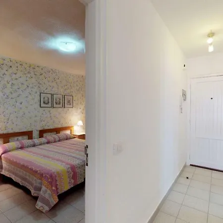 Los Cristianos Valdes Center 5